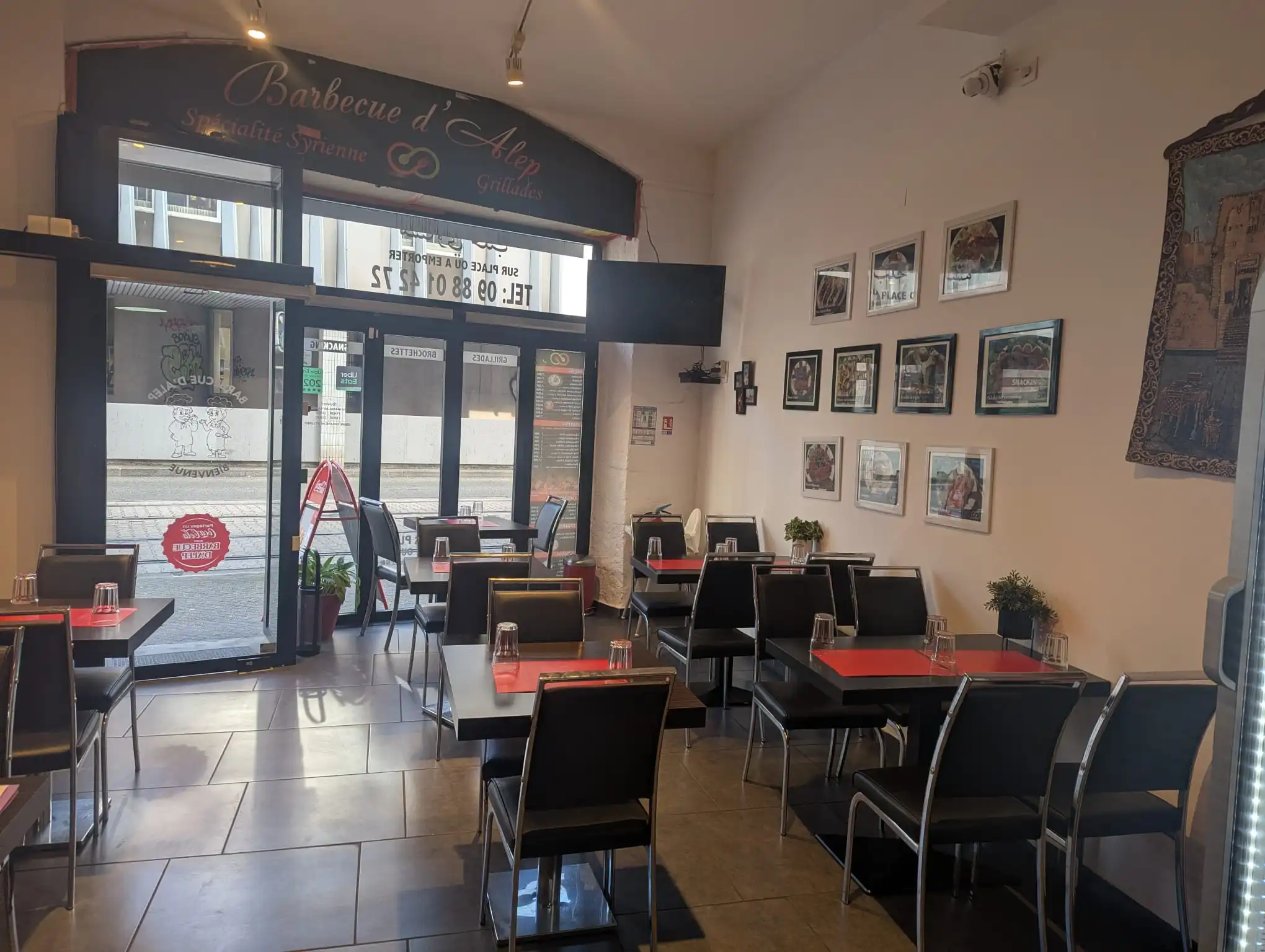 Intérieur du restaurant Barbecue d'Alep à Grenoble